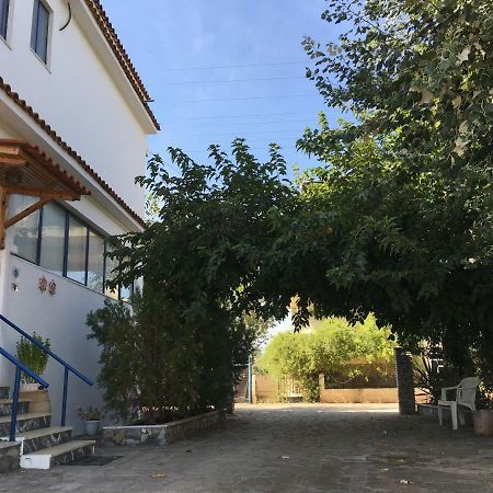 كانديا Demos Studios المظهر الخارجي الصورة